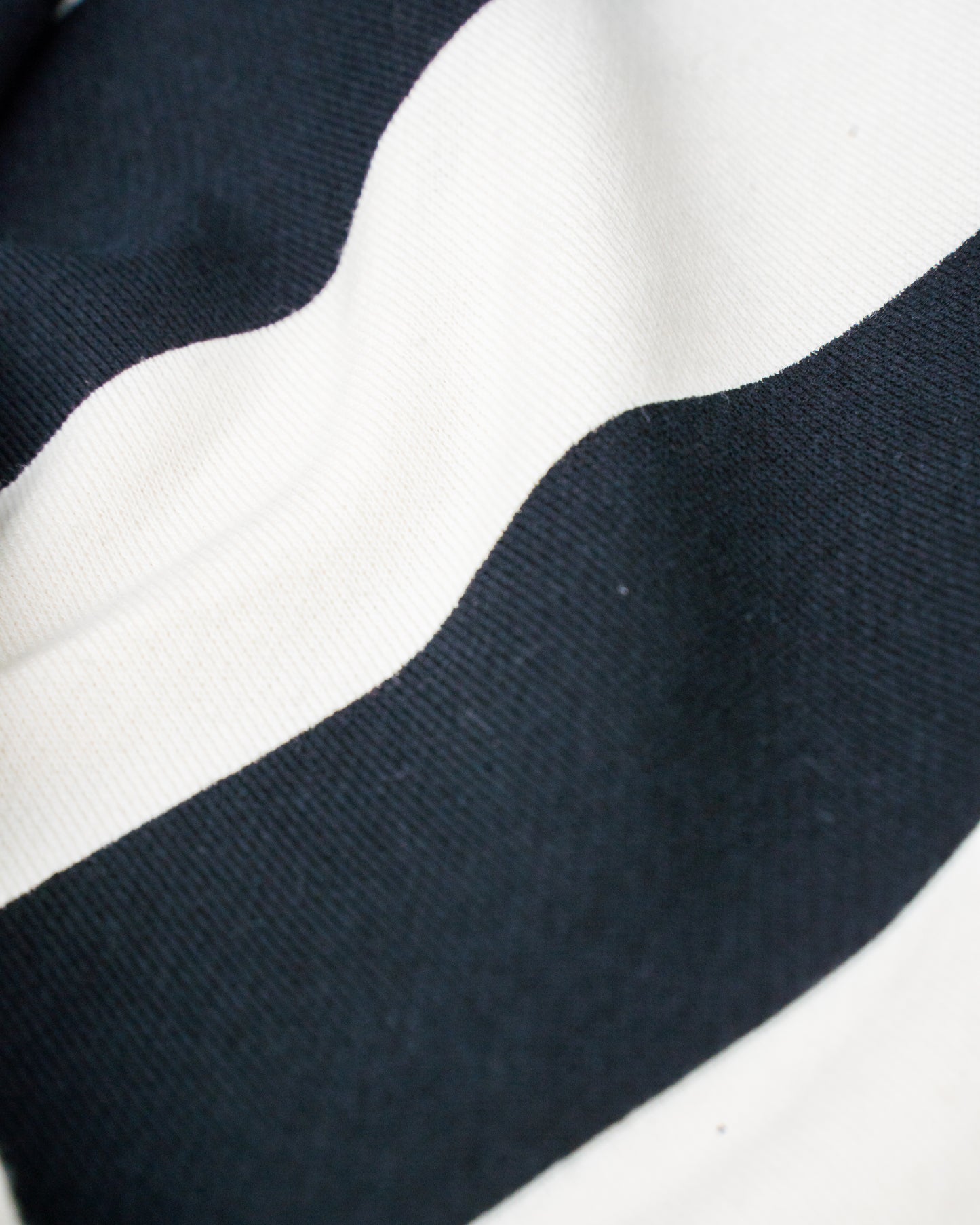 GAT "MONO" STRIPE TEE